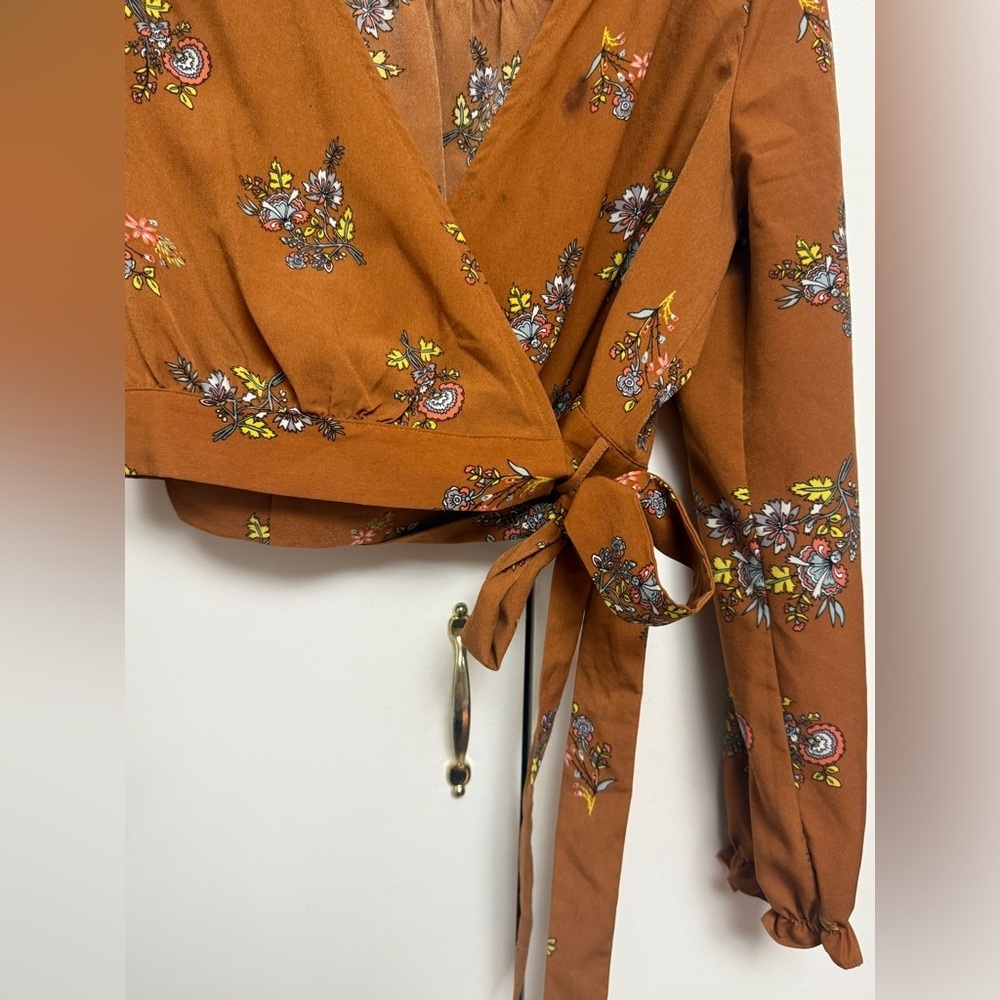 Floral Wrap Crop Top - Rust Brown - Picture 6 of 6